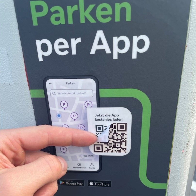 Parkautomat mit falschem QR-Code Aufkleber aus Goslar.jpg